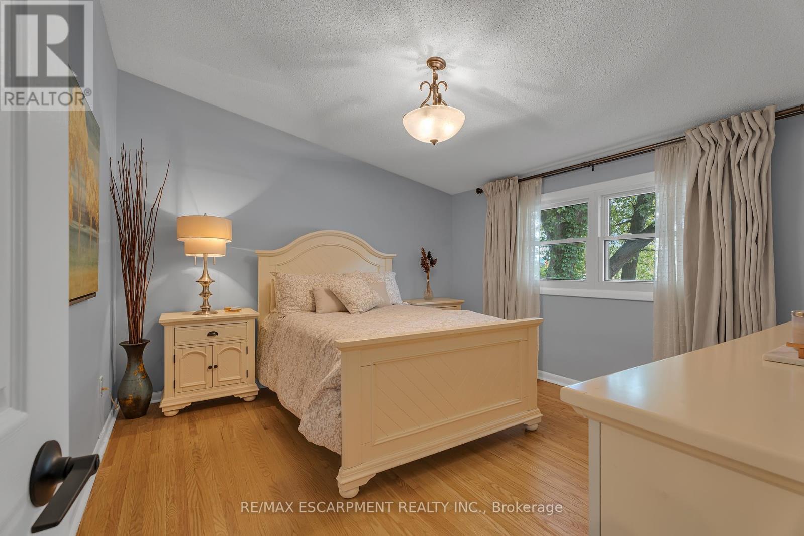 316 Fennell Avenue, Hamilton, ON - Indoor Photo Showing Bedroom