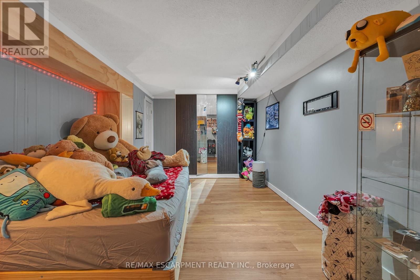 316 Fennell Avenue, Hamilton, ON - Indoor Photo Showing Other Room