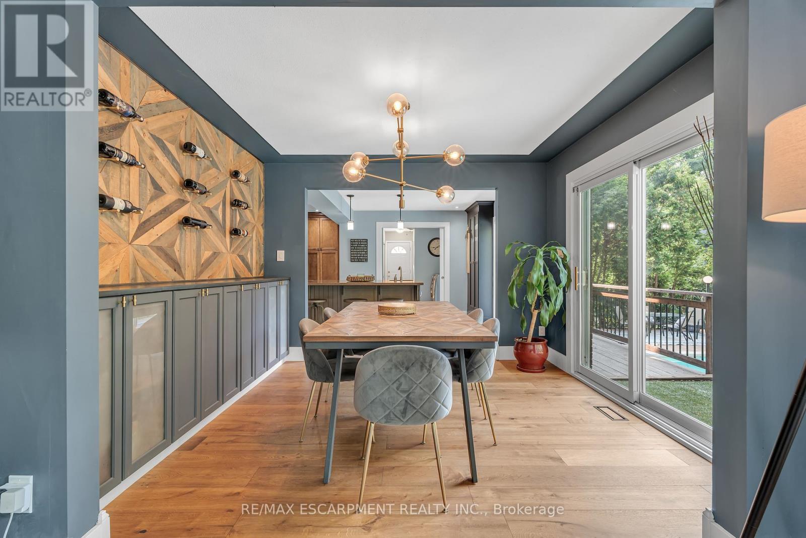 316 Fennell Avenue, Hamilton, ON - Indoor Photo Showing Dining Room