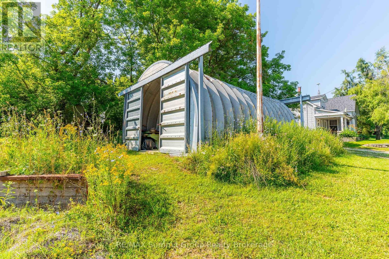 140 & 145 Wellington Street, Grey Highlands, ON