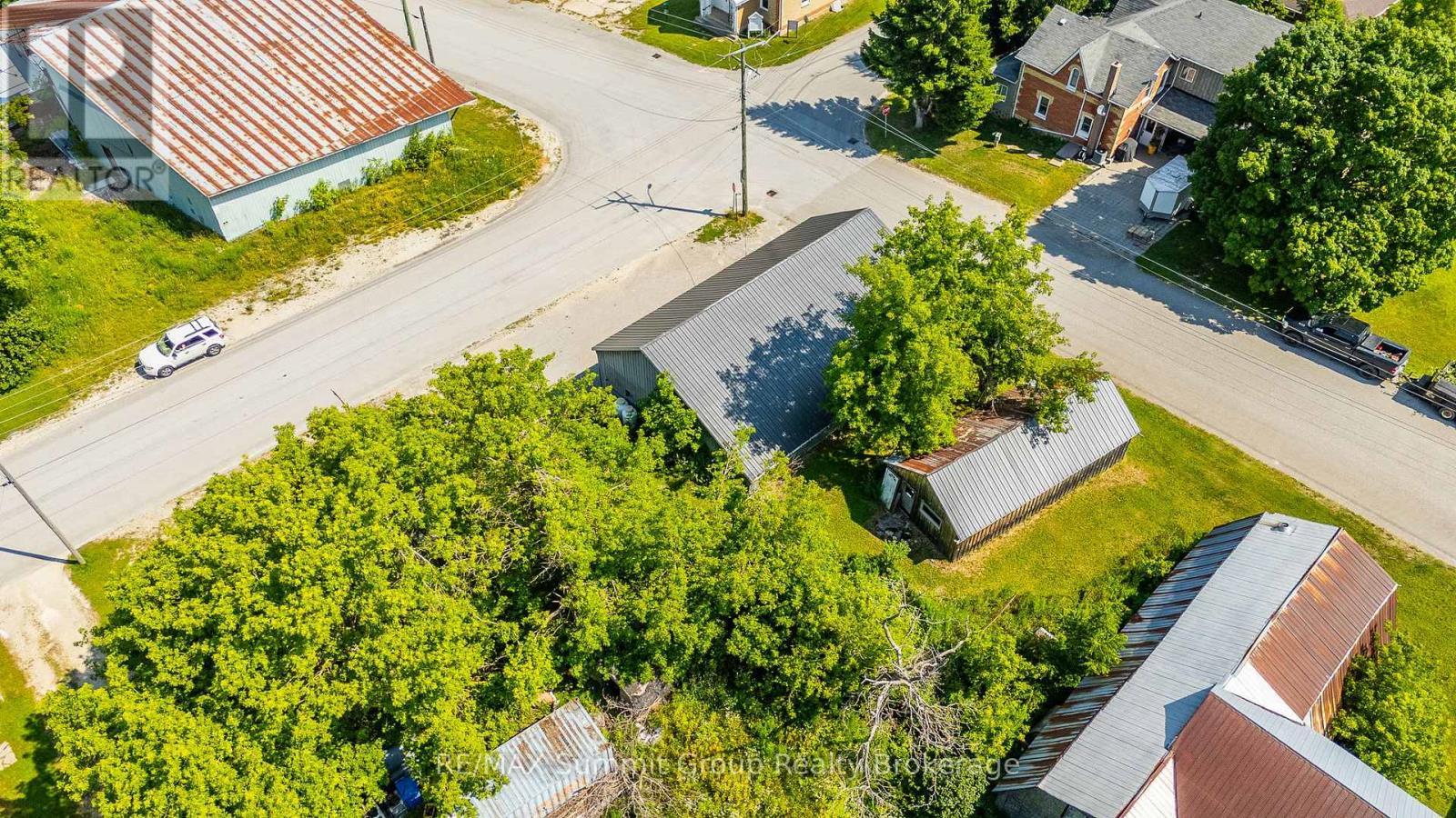 140 & 145 Wellington Street, Grey Highlands, ON