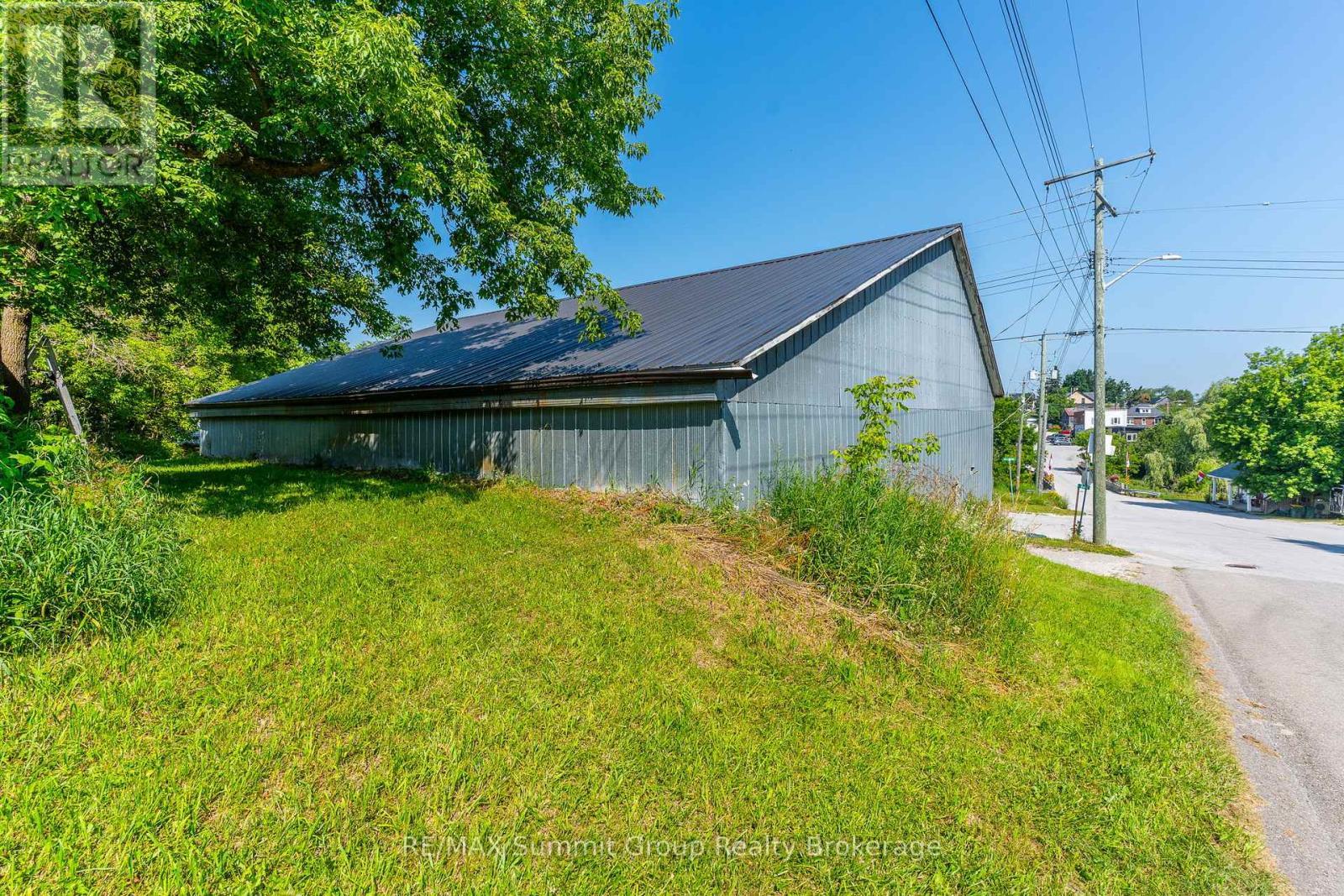 140 & 145 Wellington Street, Grey Highlands, ON