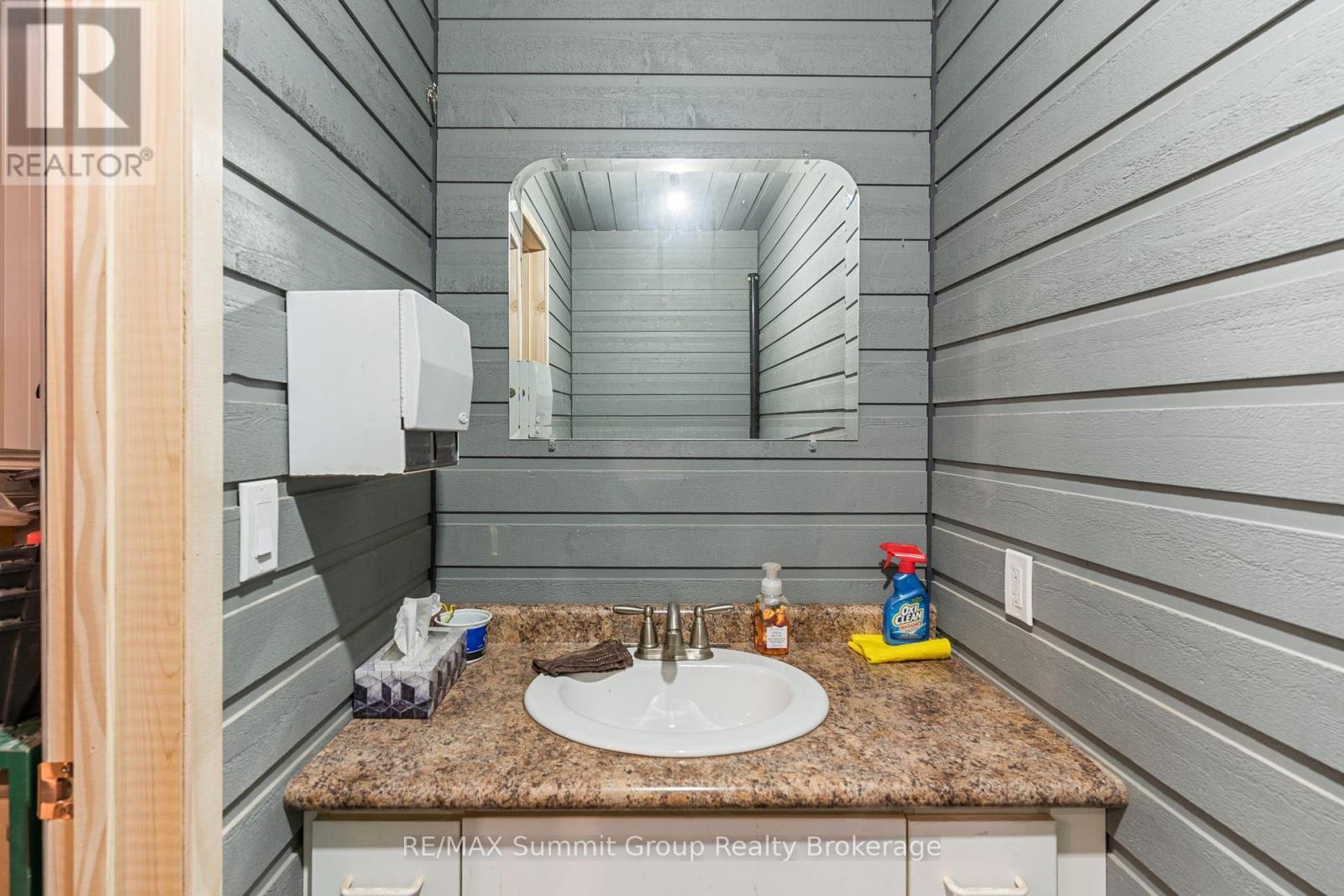 140 & 145 Wellington Street, Grey Highlands, ON