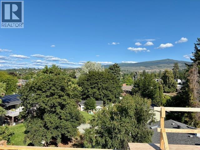 4495 Walker Road Unit# 1, Kelowna, BC - Outdoor With View