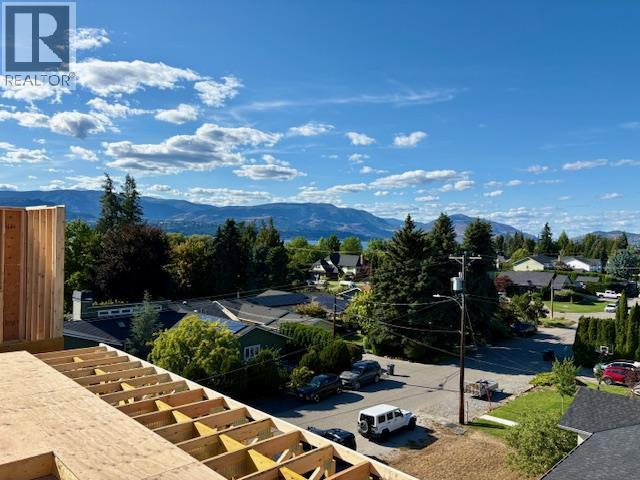 4495 Walker Road Unit# 1, Kelowna, BC - Outdoor With View