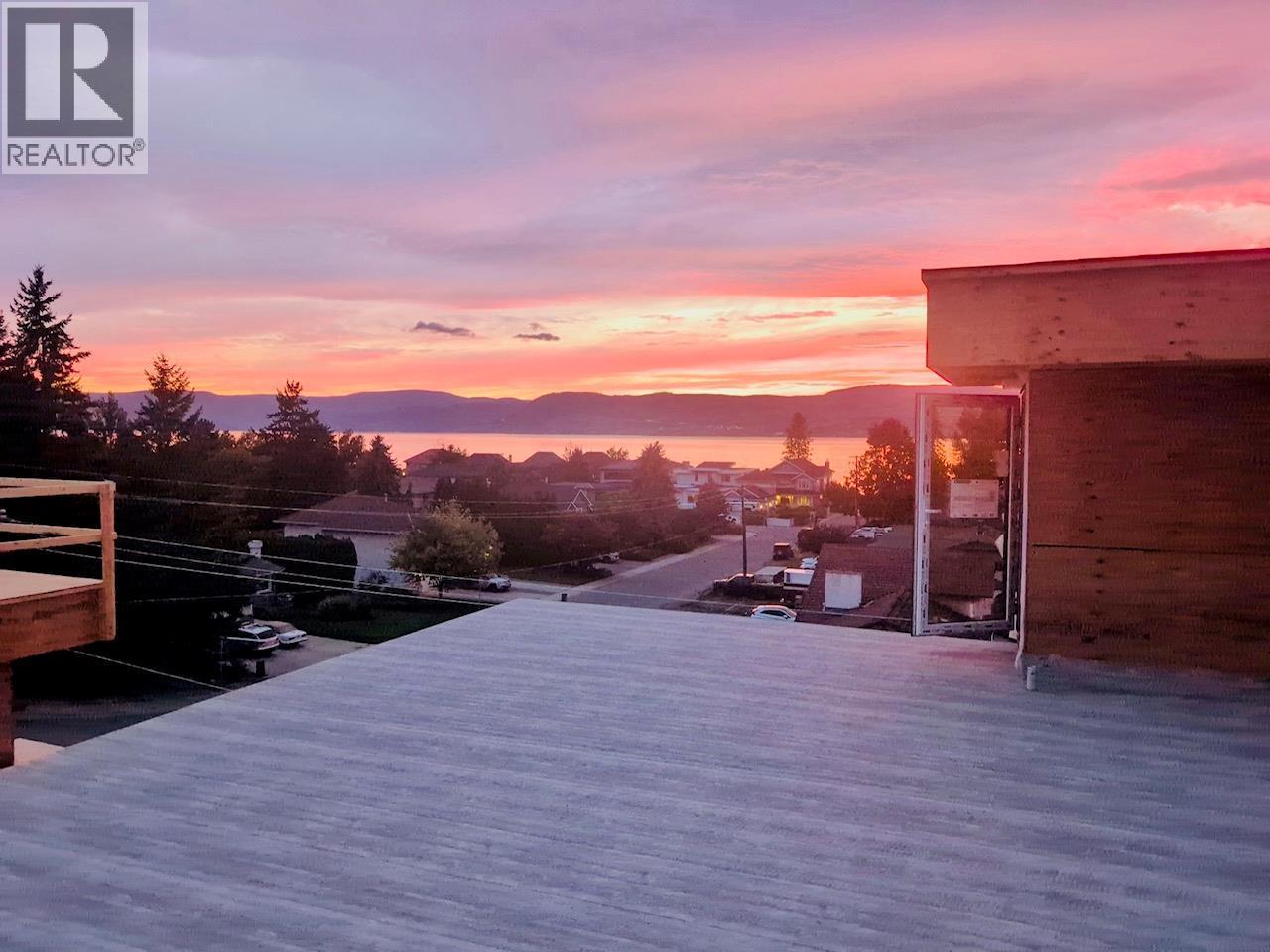 4495 Walker Road Unit# 1, Kelowna, BC - Outdoor With View