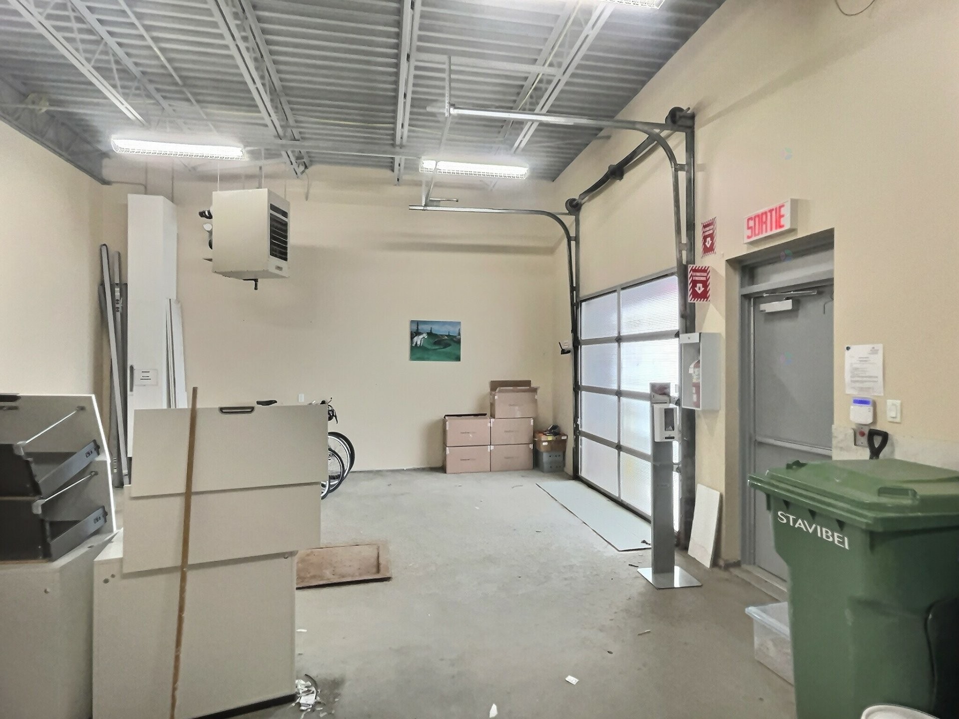 Garage - 25 Rue Gamble E., Rouyn-Noranda, QC - Indoor Photo Showing Garage