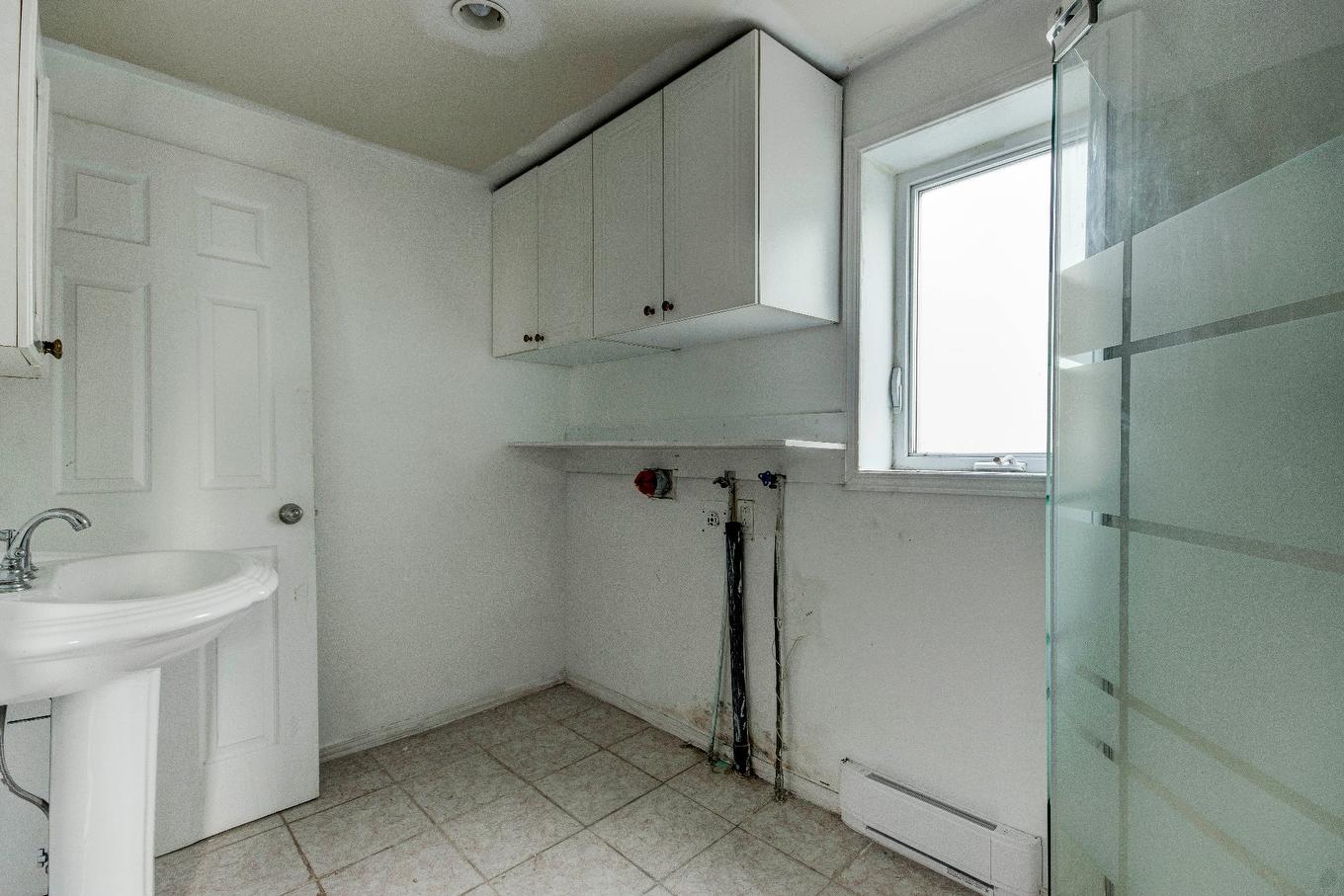 Salle de bains - 75 Rue Bouthillier N., Saint-Jean-Sur-Richelieu, QC - Indoor Photo Showing Bathroom