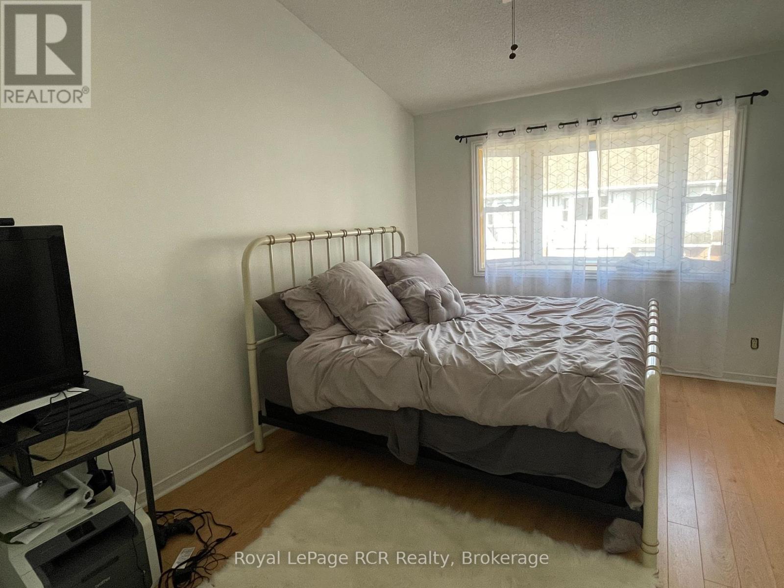 409 Thomas Street, Clearview (Stayner), ON - Indoor Photo Showing Bedroom