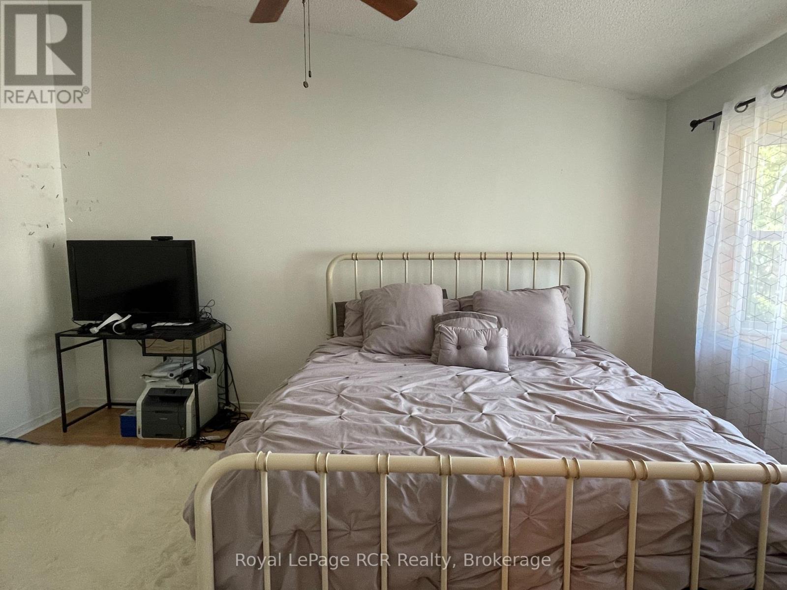 409 Thomas Street, Clearview (Stayner), ON - Indoor Photo Showing Bedroom