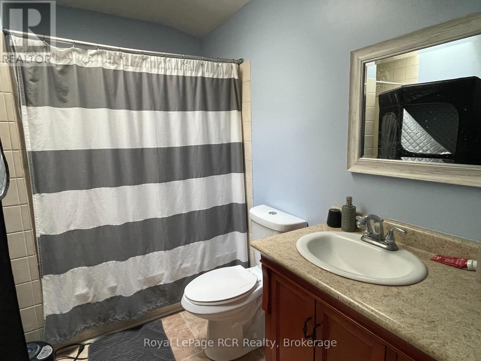 409 Thomas Street, Clearview (Stayner), ON - Indoor Photo Showing Bathroom
