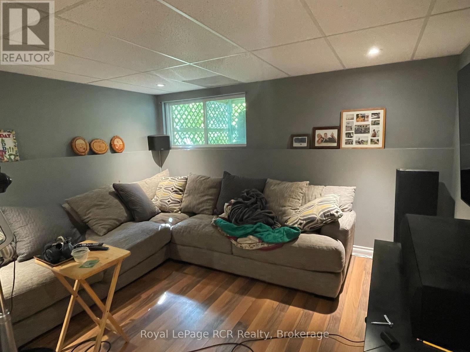 409 Thomas Street, Clearview (Stayner), ON - Indoor Photo Showing Living Room
