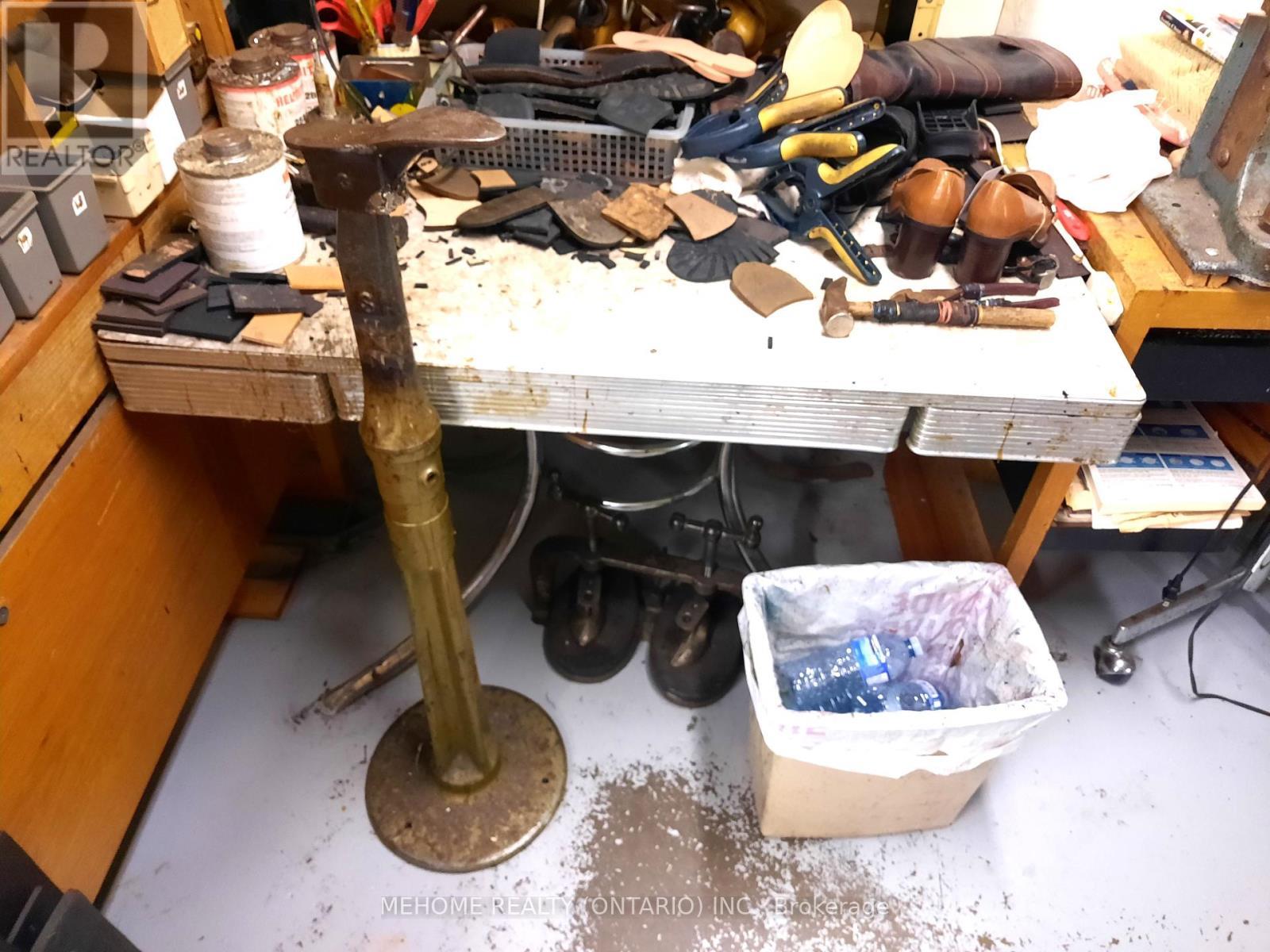 Unit # Hsc 107 - 700 University Avenue, Toronto, ON