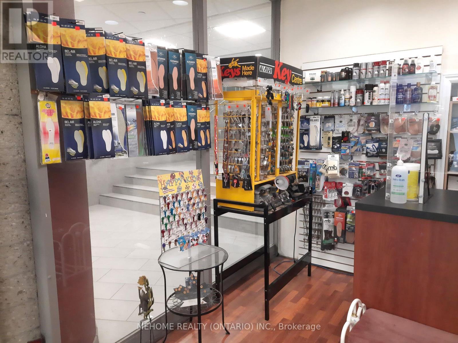 Unit # Hsc 107 - 700 University Avenue, Toronto, ON