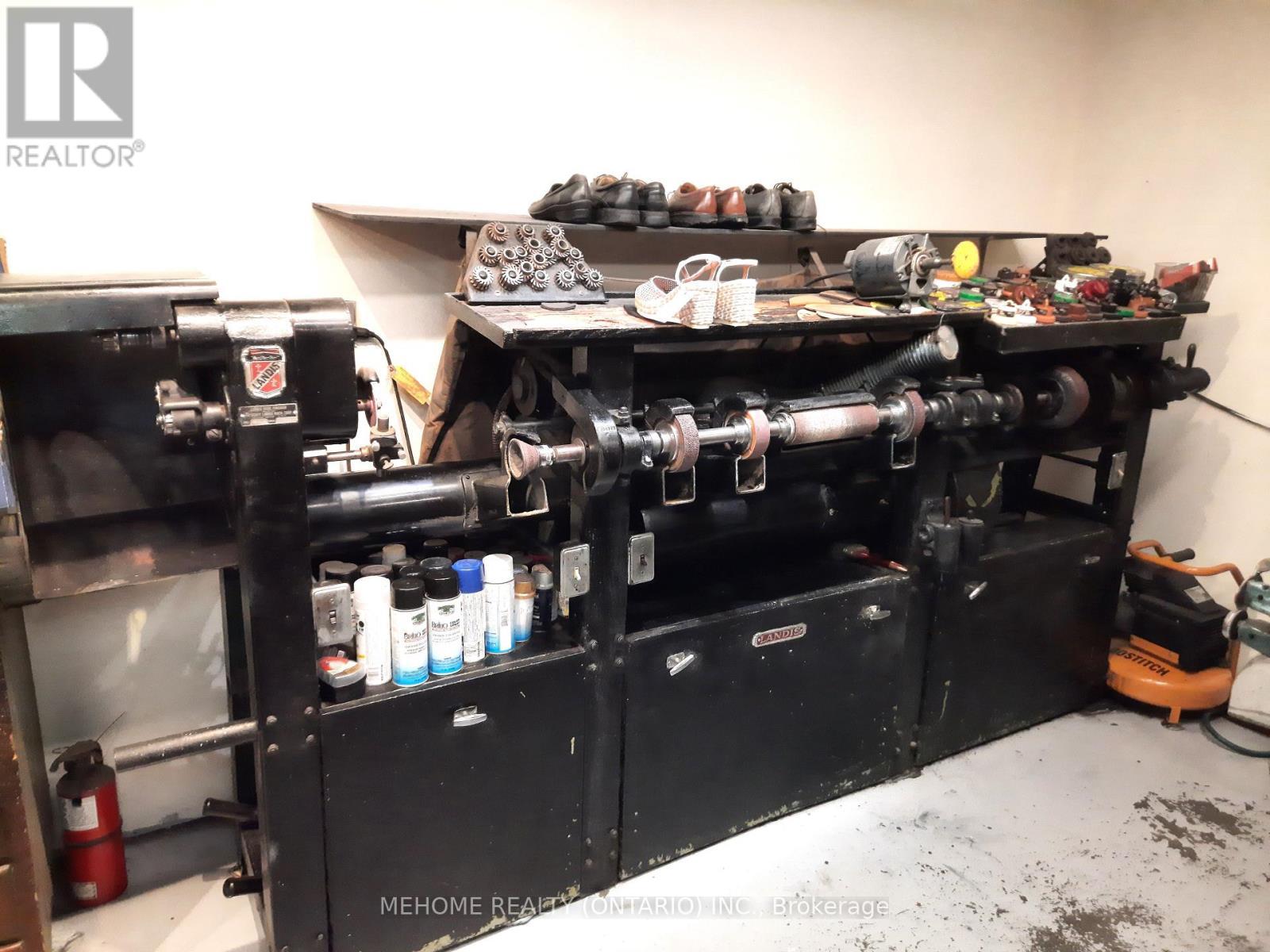 Unit # Hsc 107 - 700 University Avenue, Toronto, ON