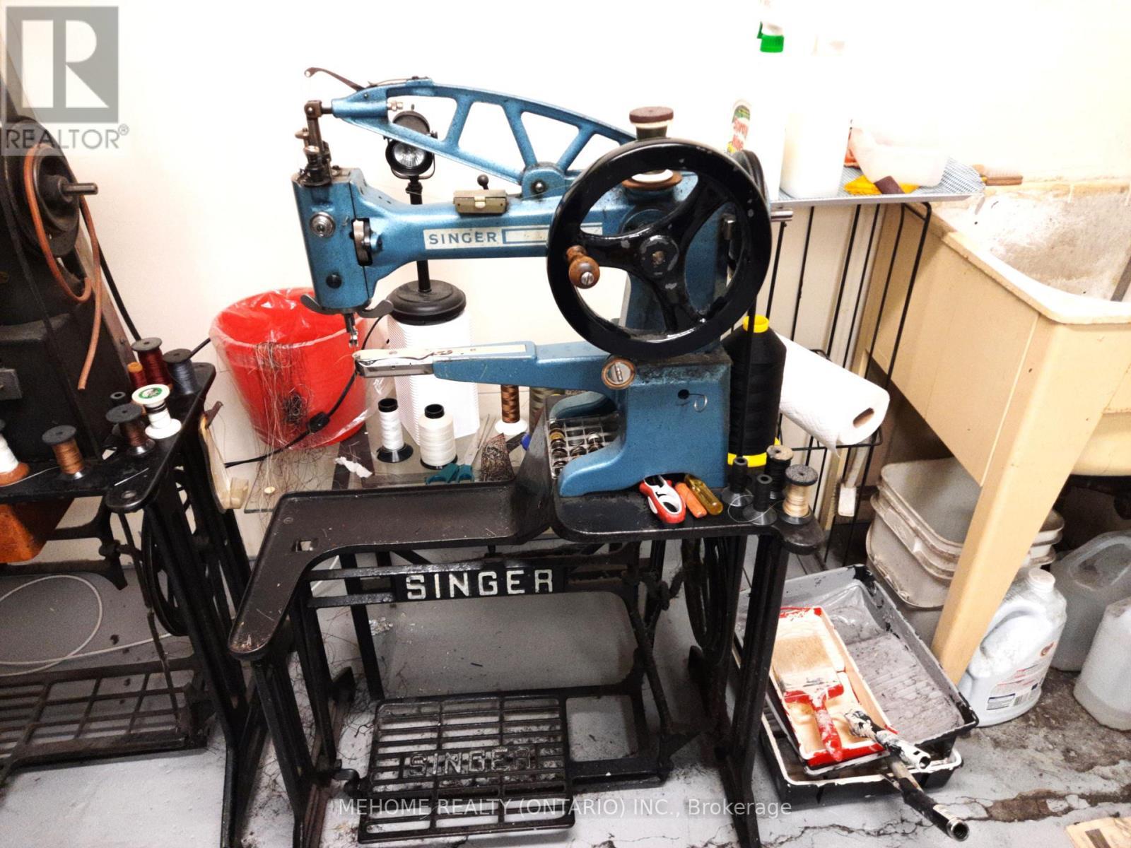 Unit # Hsc 107 - 700 University Avenue, Toronto, ON