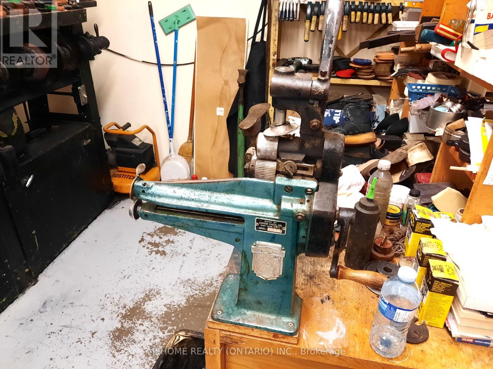 Unit # Hsc 107 - 700 University Avenue, Toronto, ON