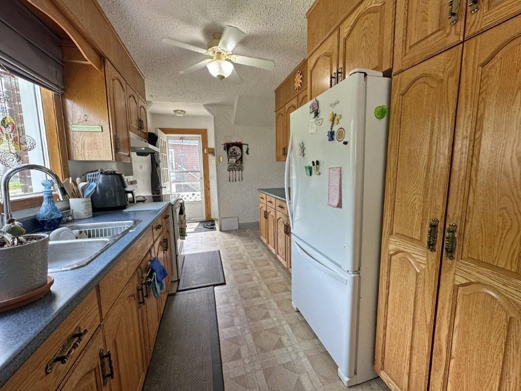 2 Stewart Ave, Red Rock, ON - Indoor Photo Showing Kitchen