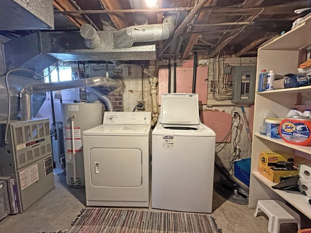 2 Stewart Ave, Red Rock, ON - Indoor Photo Showing Laundry Room