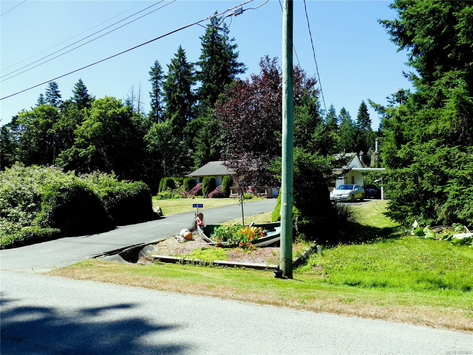 6637 Walker Frontage Rd, Fanny Bay, BC