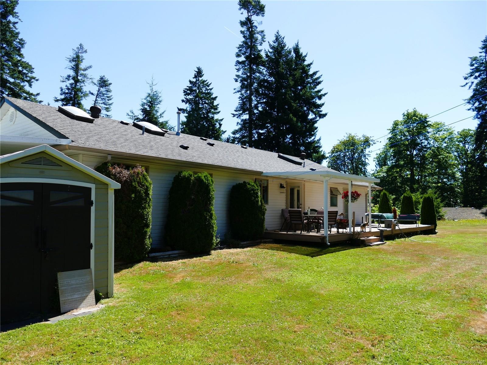 6637 Walker Frontage Rd, Fanny Bay, BC