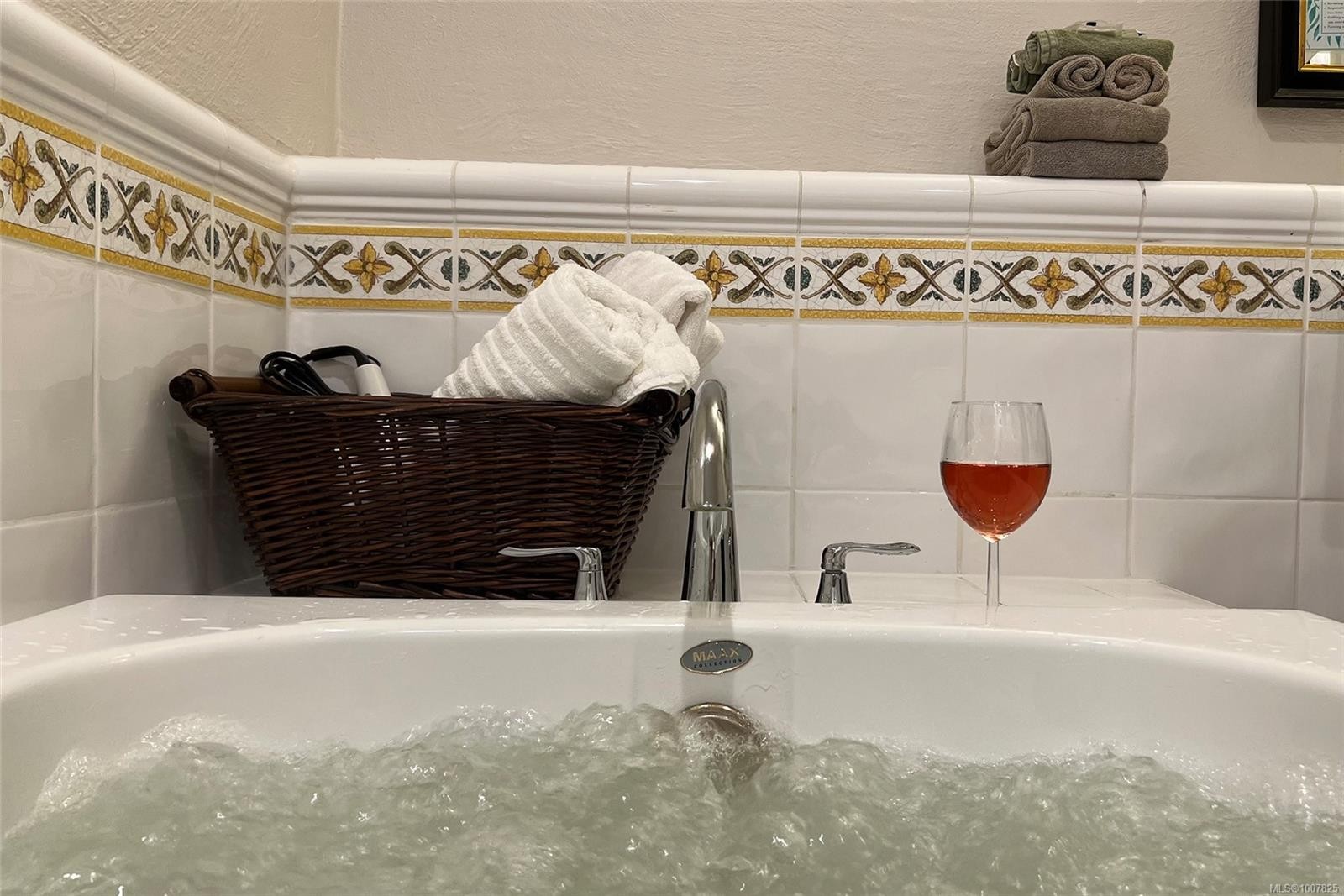 5 D1-134 Madrona Dr, Galiano Island, BC - Indoor Photo Showing Bathroom