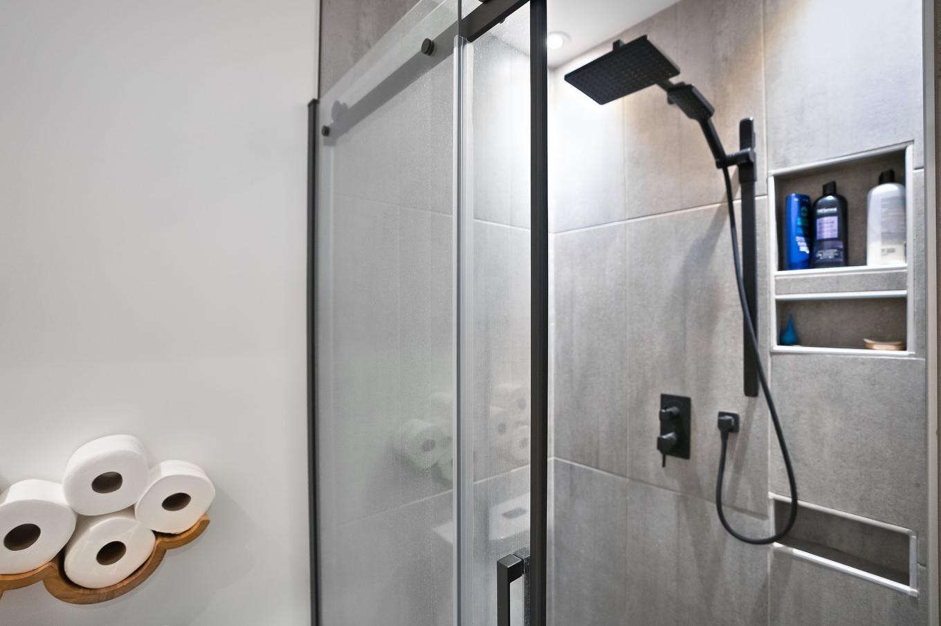 Salle de bains - 5283 - 5287 Rue Berri, Montréal (Le Plateau-Mont-Royal), QC