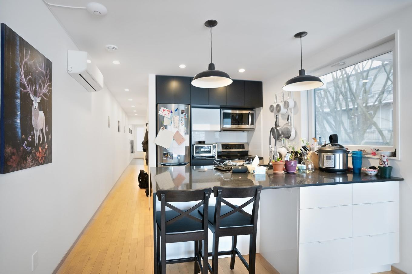 Cuisine - 5283 - 5287 Rue Berri, Montréal (Le Plateau-Mont-Royal), QC