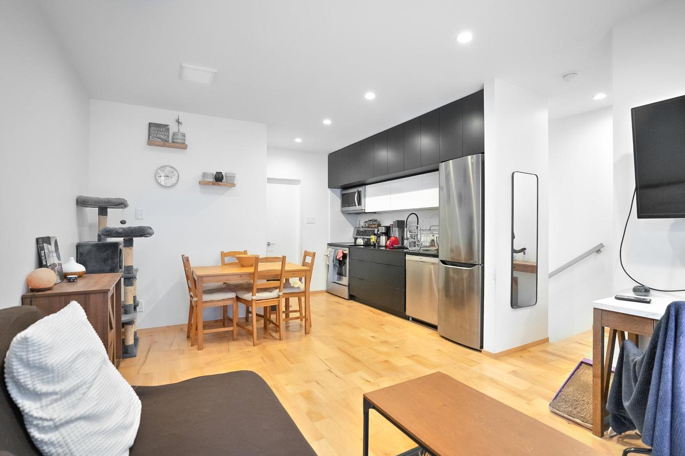 Salle à manger - 5283 - 5287 Rue Berri, Montréal (Le Plateau-Mont-Royal), QC