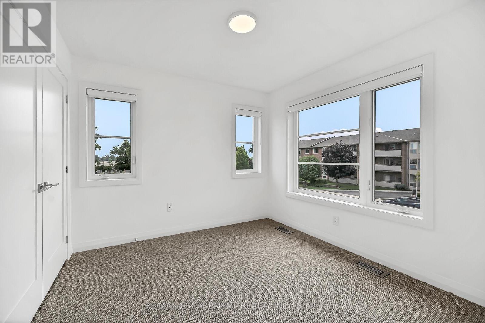 385 Limeridge Road E, Hamilton, ON - Indoor Photo Showing Other Room