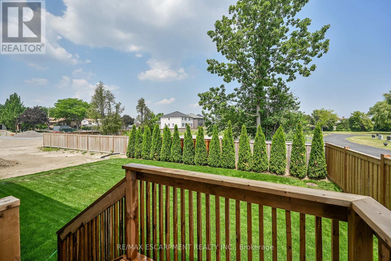 385 Limeridge Road E, Hamilton, ON - Outdoor With Backyard