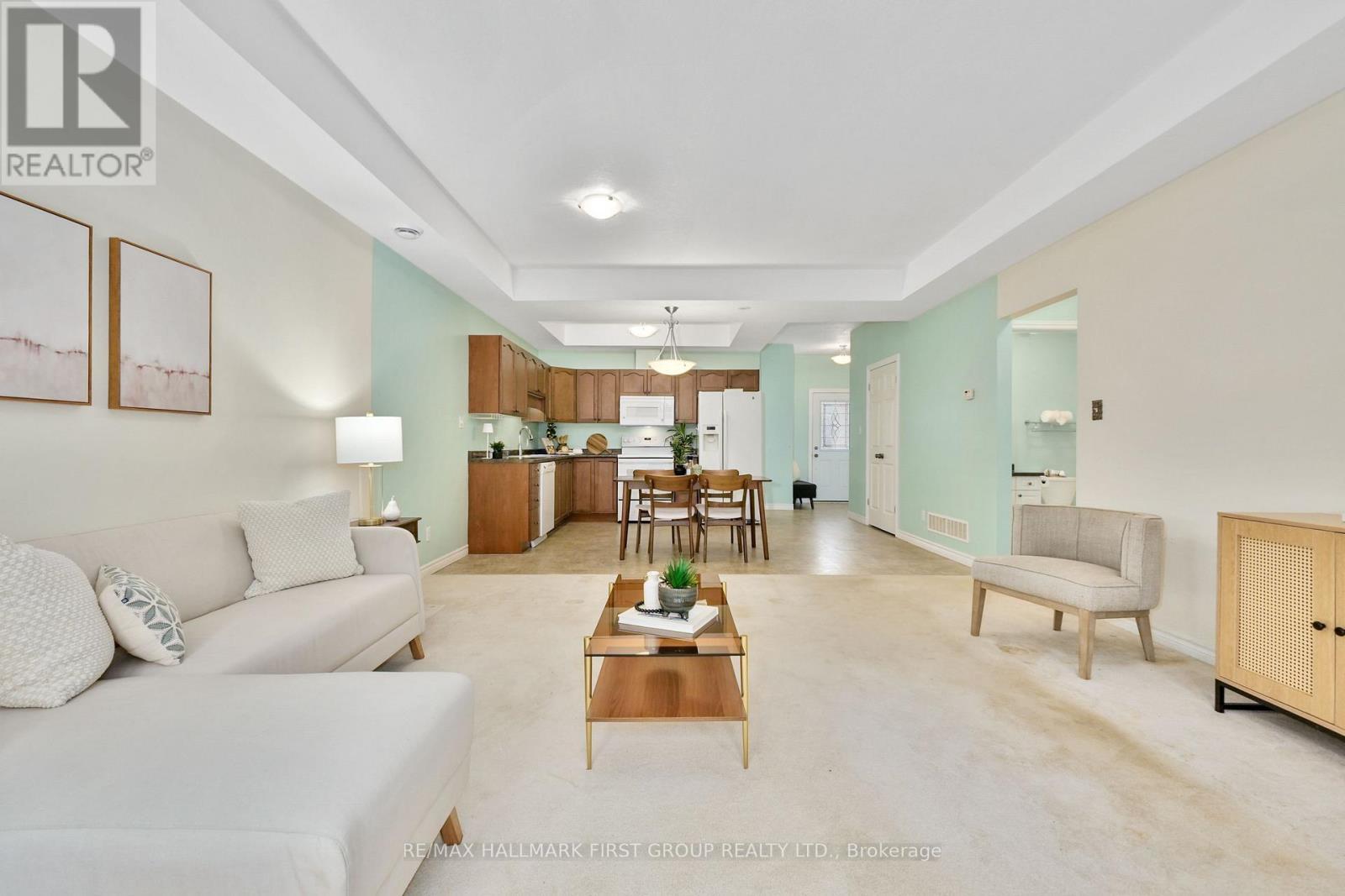 202 - 17 George Court, Cramahe, ON - Indoor Photo Showing Living Room