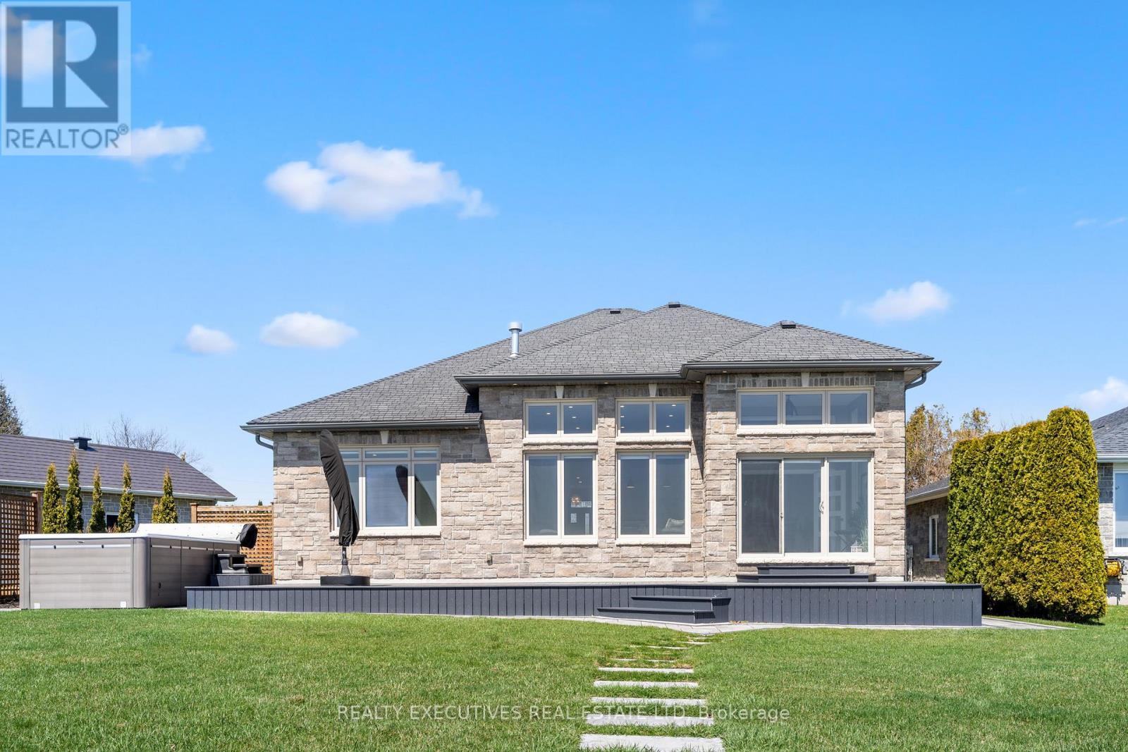 13 Flett Street, Edwardsburgh/Cardinal, ON - Outdoor