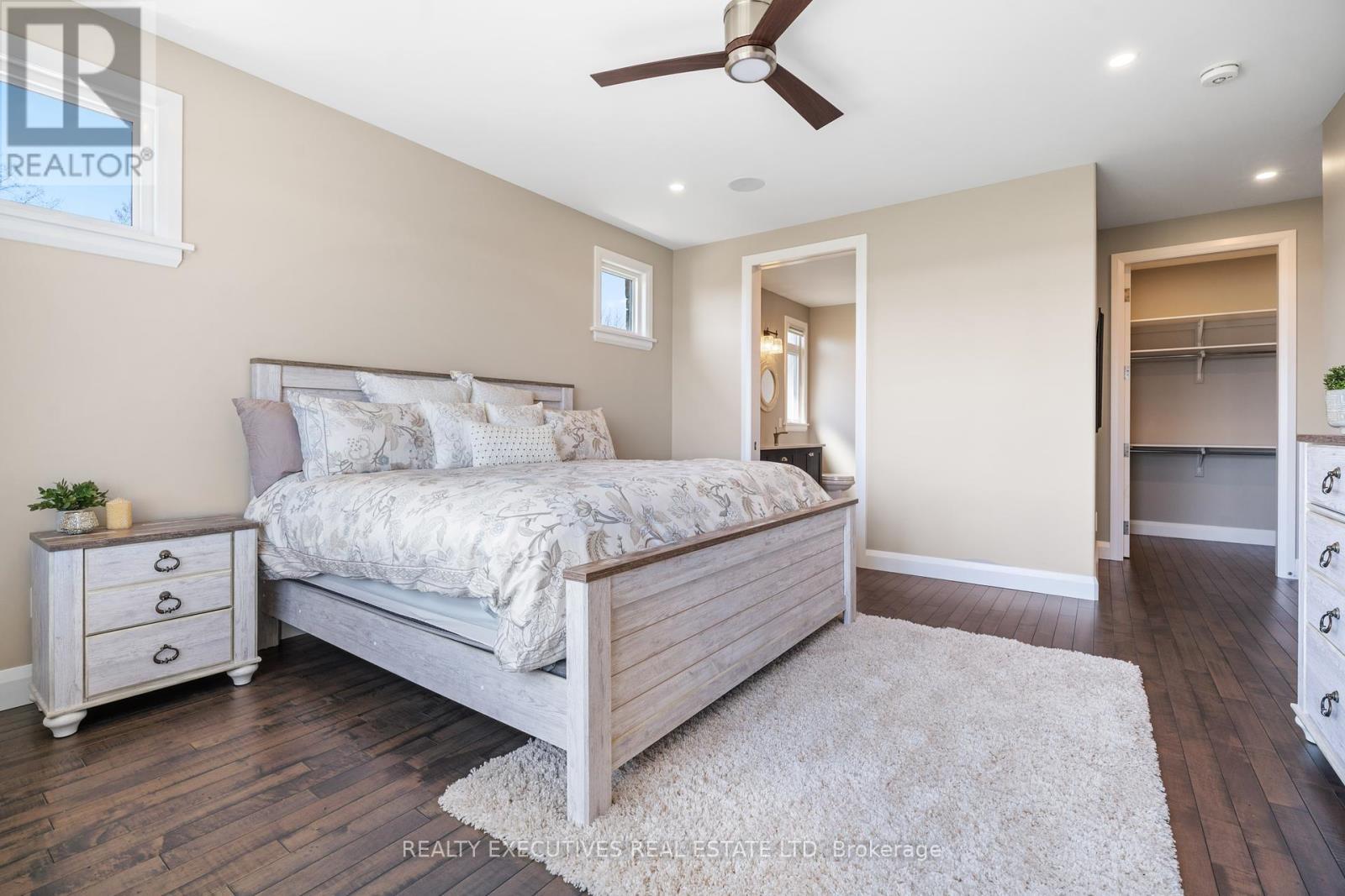 13 Flett Street, Edwardsburgh/Cardinal, ON - Indoor Photo Showing Bedroom