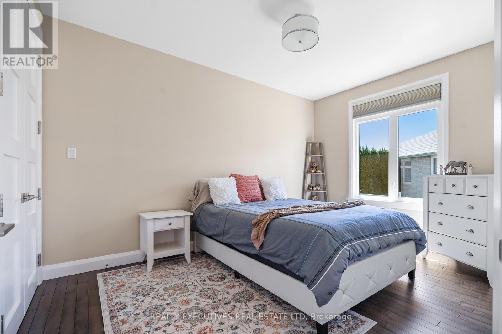13 Flett Street, Edwardsburgh/Cardinal, ON - Indoor Photo Showing Bedroom