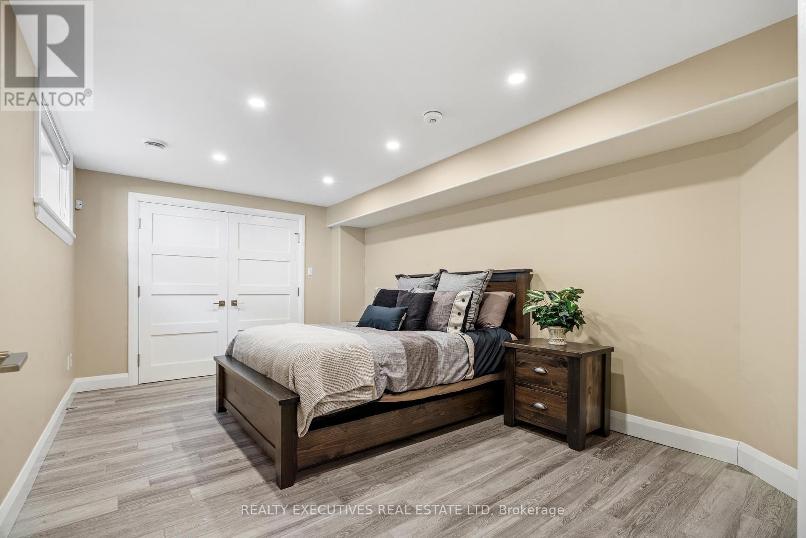 13 Flett Street, Edwardsburgh/Cardinal, ON - Indoor Photo Showing Bedroom