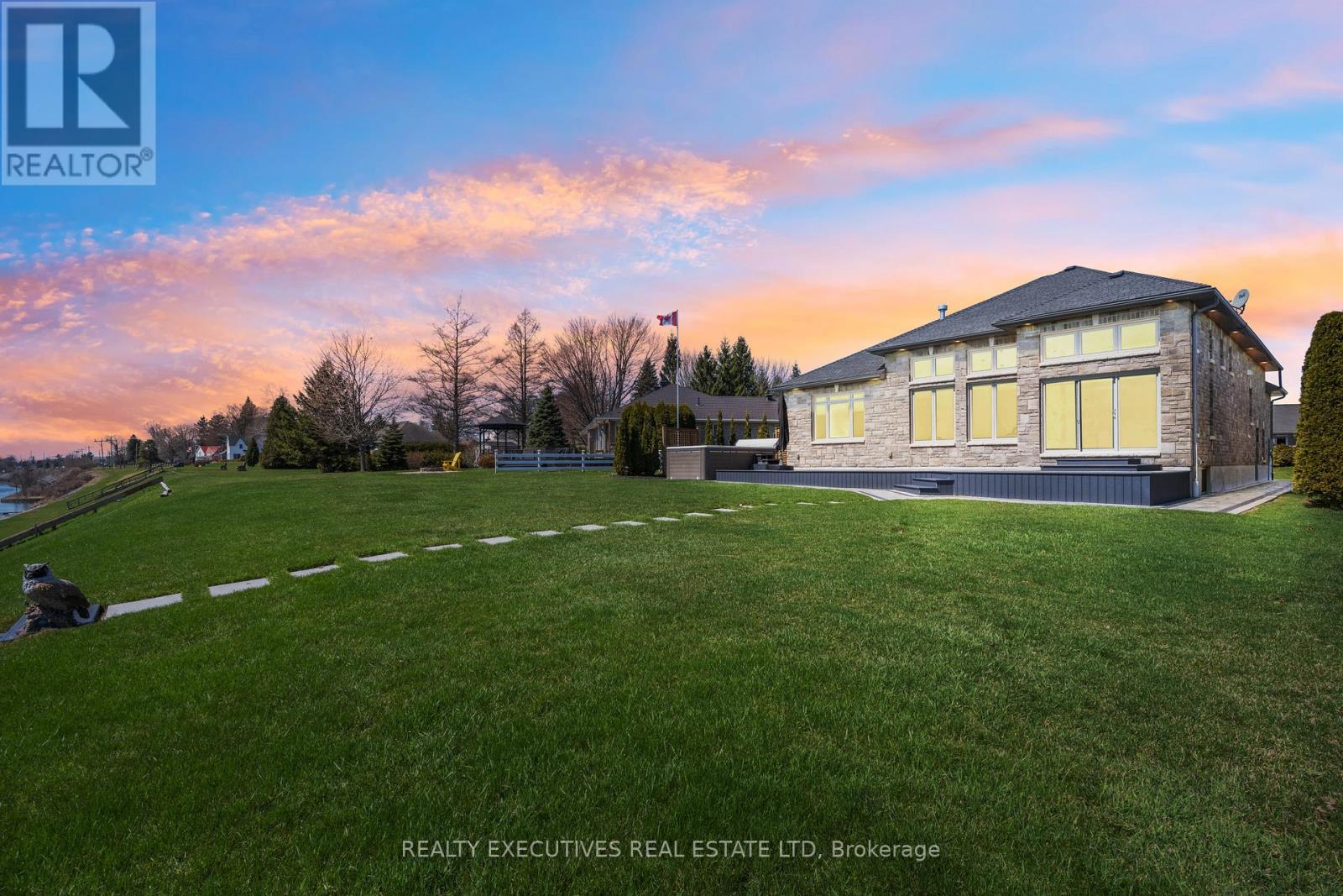 13 Flett Street, Edwardsburgh/Cardinal, ON - Outdoor