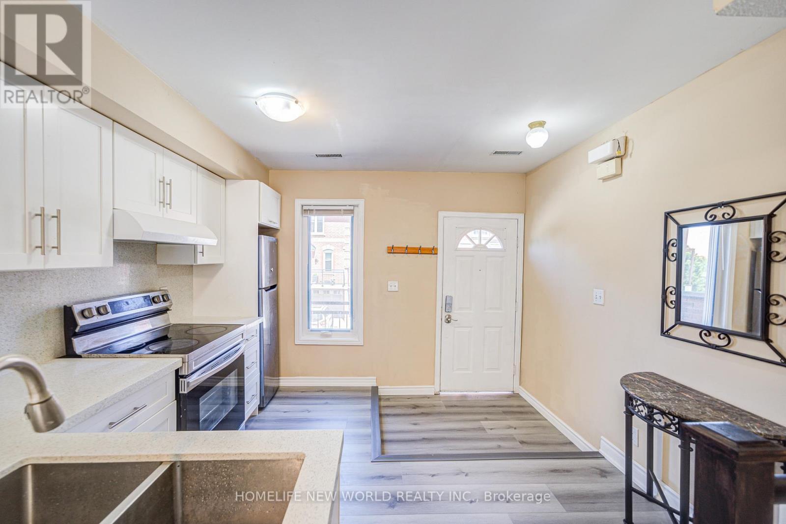23 - 3895 Doug Leavens Boulevard, Mississauga, ON - Indoor Photo Showing Kitchen