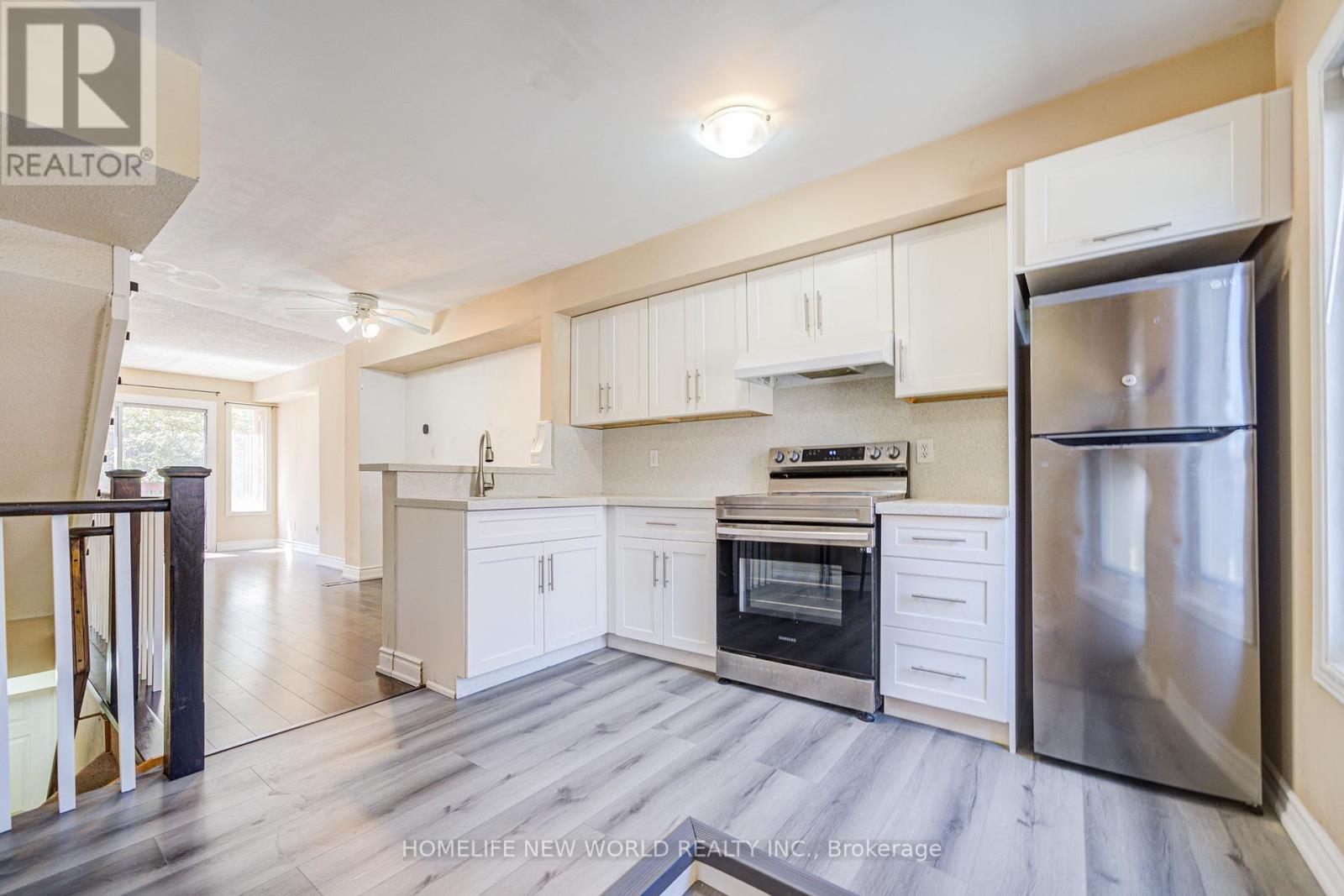 23 - 3895 Doug Leavens Boulevard, Mississauga, ON - Indoor Photo Showing Kitchen