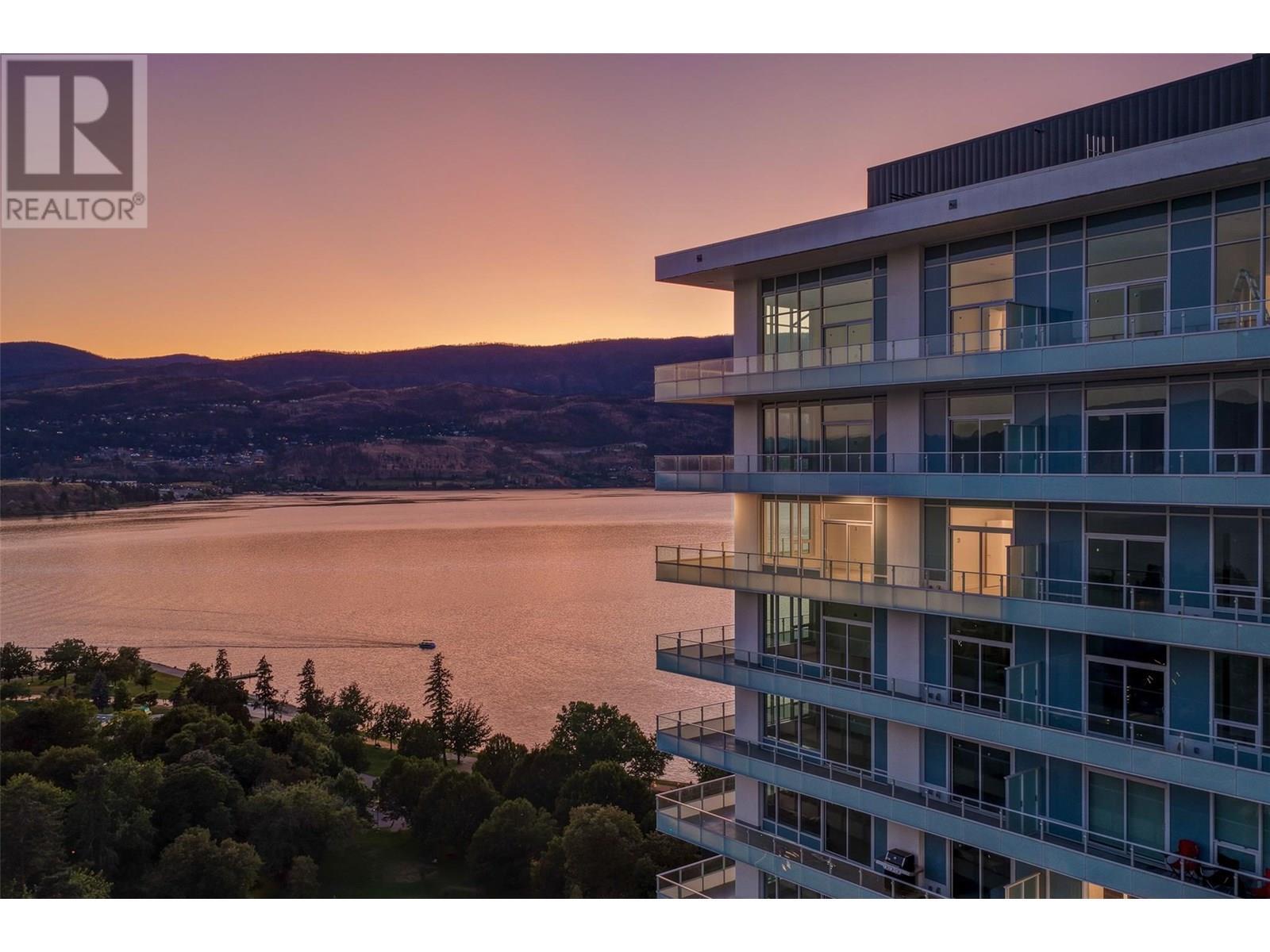 238 Leon Avenue Unit# 2207, Kelowna, BC - Outdoor With Body Of Water