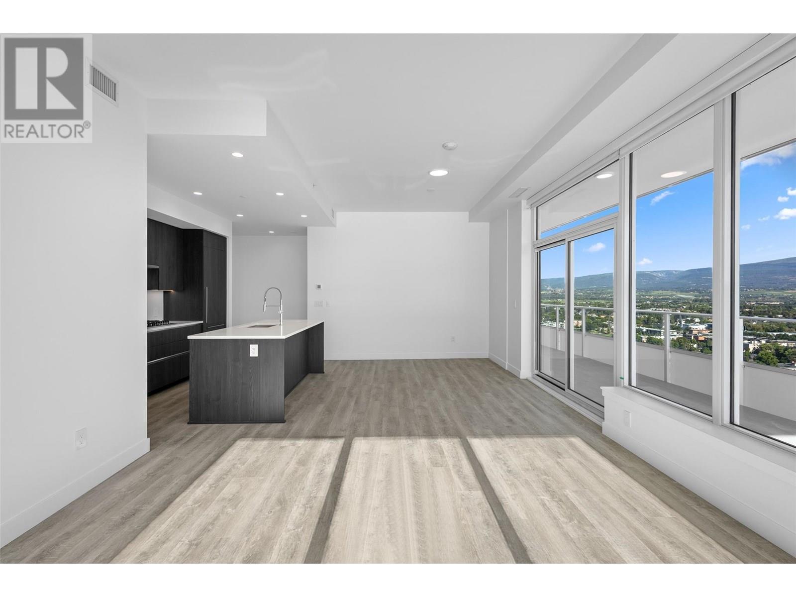 238 Leon Avenue Unit# 2207, Kelowna, BC - Indoor Photo Showing Other Room