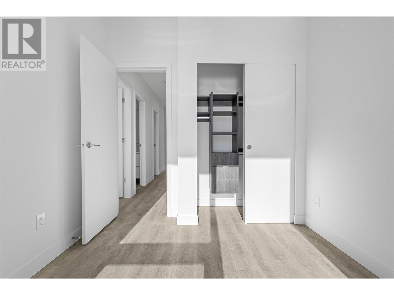 238 Leon Avenue Unit# 2207, Kelowna, BC - Indoor Photo Showing Other Room