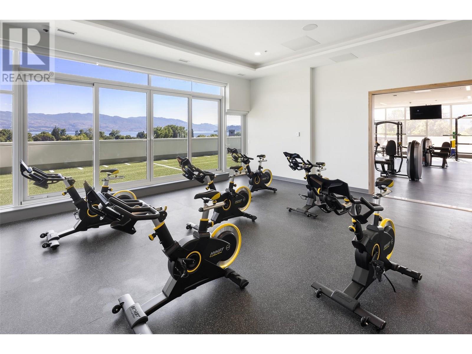 238 Leon Avenue Unit# 2207, Kelowna, BC - Indoor Photo Showing Gym Room