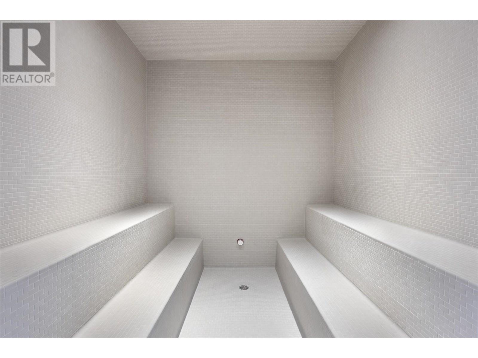 238 Leon Avenue Unit# 2207, Kelowna, BC - Indoor Photo Showing Other Room