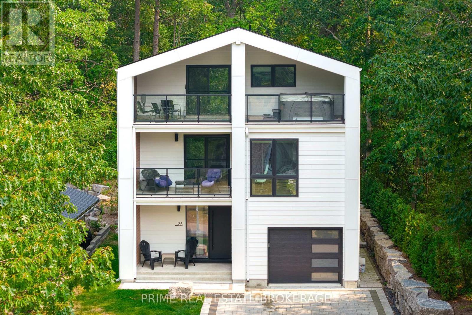 35 Walker Street, Lambton Shores (Grand Bend), ON - Outdoor