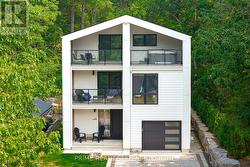 35 WALKER STREET Lambton Shores (Grand Bend), ON N0M 1T0