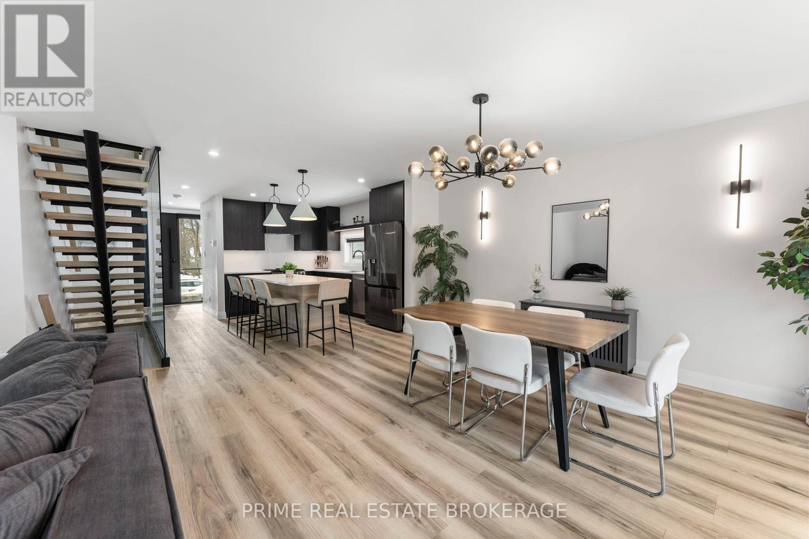 35 Walker Street, Lambton Shores (Grand Bend), ON - Indoor