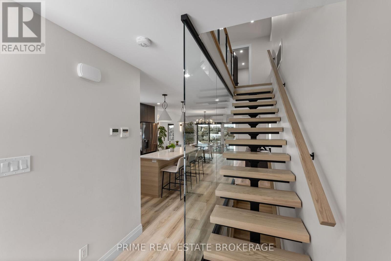 35 Walker Street, Lambton Shores (Grand Bend), ON - Indoor Photo Showing Other Room