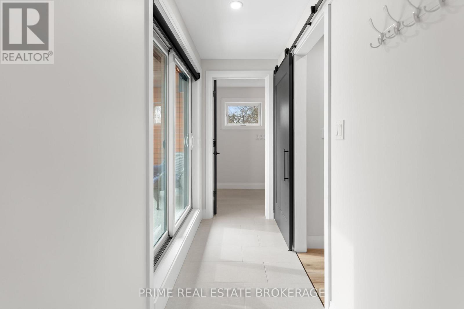 35 Walker Street, Lambton Shores (Grand Bend), ON - Indoor Photo Showing Other Room