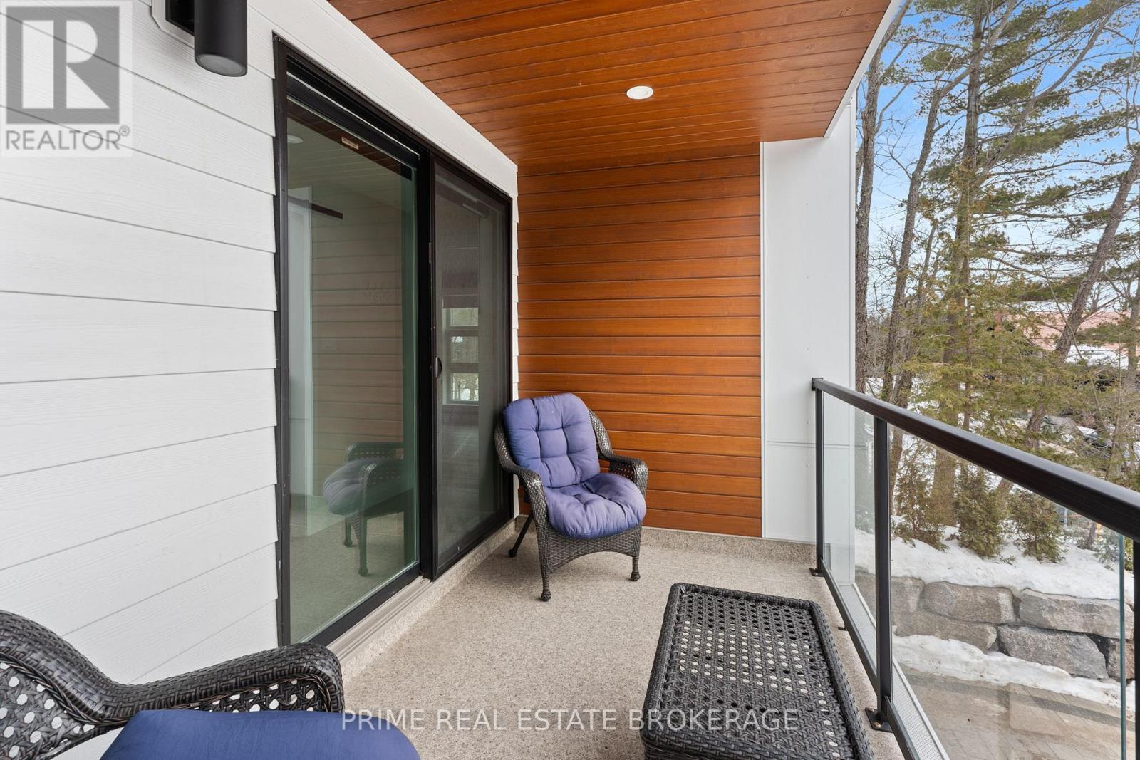 35 Walker Street, Lambton Shores (Grand Bend), ON - Outdoor With Exterior